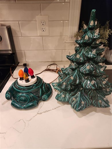 Vintage Ceramic Christmas Tree 1975 Atlantic Mold With 4 Color-changing Flashing Light Blubs - Etsy