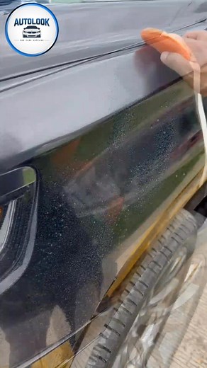 Our Liquid Wax delivers a smooth, glossy finish while protecting your car’s paint from UV rays and daily wear.✨🚗 Its improved formula enhances color depth and creates a durable shield that keeps your vehicle looking like new.🚘🙌🏻 | AutoLook USA