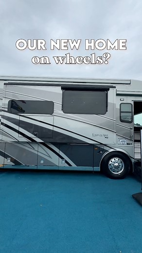 We Love the floor plan on this Newmar London Aire! What do you think? #rvlife #rvtravel #rvtour #motorhome | Wandering Routes