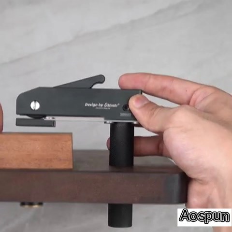 Set of 2 Hold Down Bench Dog Clamps, Woodworking Benchtop Quick Fix Adjustable Clamps for 20mm Dog Holes