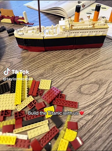 Building the Titanic is the perfect indoor activity. Highly recommend this building block set. #buildingblocks #toys #activitiesforkids #stem #lego