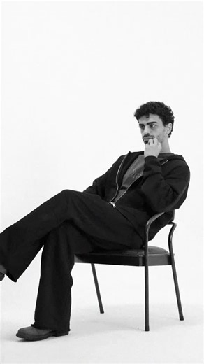 AROE™ on Instagram: "‘’13 RULES DESTROYED ZIP HOODIE’’ erken erisim için E-mail ile kayit ol! ————————— Kalabalığın önüne geç! ————————— HUGE THANKS to @leternt Team and @batuakyildz Great Creative Minds for opening their studio 🦾🤍 Edit: @omersalih.psd ————————— www.aroe.store"