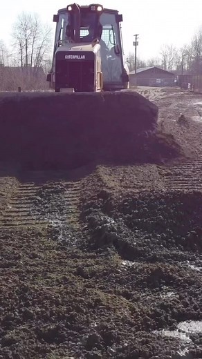 4.8K views · 64 reactions | Playing in the mud Video Credit: @blacklinesiteworksltd Making waves • • • #surf #constructionworker #bluecollar #earthmovingdaily #excavator #earthmovingequipment #digger #dirt #dig #earth #excavatorlife #caterpillar #heavyequipment #operator #heavymachinery #construction #rock #mud #push #dirtwork #workthedirt #digitdigitalgps #earthmover #construction #dozer | Dig-It Digital GPS | Facebook