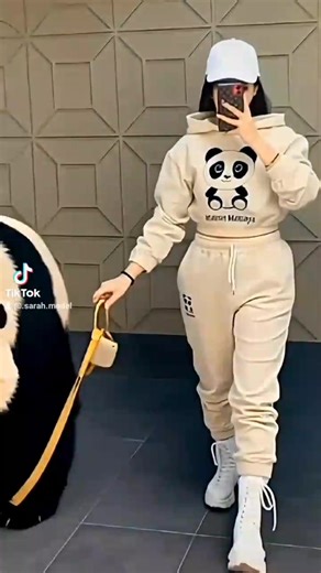 Vidéos de 🪩Sarah 💍A💍 (@.sarah.model) avec som original - DM Songs