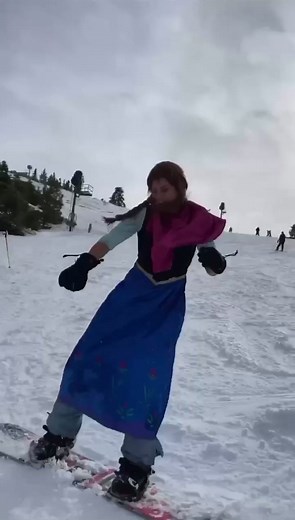 Elsa & Anna Shredding Fun | Lele Pons