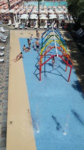 🌞💦 Al Gloria Acquapark, il divertimento non ha età! Scivoli e giochi d’acqua per i più piccoli, relax e avventura per i più grandi. Preparatevi a un’estate di pura gioia! 🏊‍♀️🌴 🗓️ Lunedì - Domenica 9:30 / 18:00 📍Via del Caravaggio, 81030 Cesa (CE) Sant’Antimo (NA) Visita il sito 👉🏼 https://acquaparkgloria.it/ | Gloria Acquapark