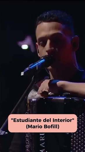 Estudiante del Interior de Mario Bofill, interpretado por Damián Ayala