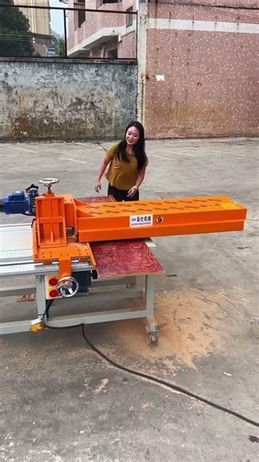 Woodworking #Automatic Panel Saw #Work...