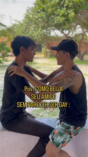 TUTORIAL COMO BEIJA SEU AMIGO ! #shorts