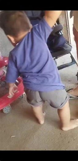 ese niño hermoso ya quiere salir corriendo te amo hijo mío de mi corazón | Andrea Brito