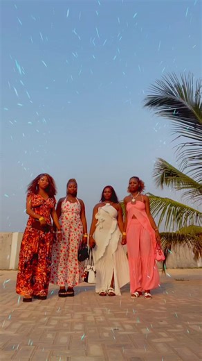 Fun Beach Day Trend with Friends