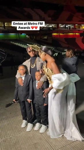 211K views · 18K reactions | Emtee at Metro FM awards ❤️ Every single day me just'a run it up Yeah, I did it but I feel like I ain't done enough - Emtee  | SA Hip Hop & Amapiano Wave | Facebook