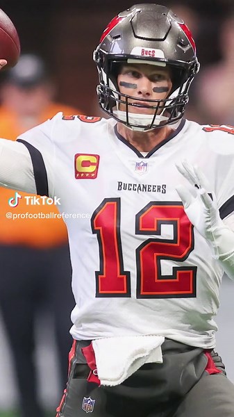 Tom Brady Leads Tampa Bay Against Dak in NFC Wild Card Playoffs