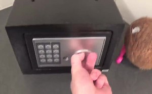 忘记密码的保险箱怎么打开