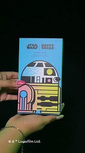 10K views · 20 reactions | Reuniting for a second serving of galactic socks, the new STAR WARS™ collection includes two gift boxes and six single styles. 敖 Discover them now through the link: https://bit.ly/4dKOSRq?utm_source=facebook&utm_medium=social&utm_campaign=hs_fw24_starwars_unboxing&utm_content= #StarWars #HappySocks #HappinessEverywhere | Happy Socks | Facebook