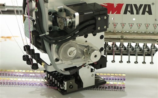 全新一代超高速电脑刺绣机展示，体现中国速度和品质