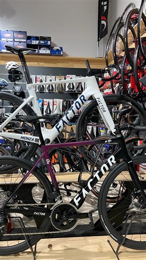 Eurobike Cusano Milanino🇮🇹 on Instagram: "Telaio da 885gr per il modello O2 di Factor, leggero e reattivo per chi ama le scalate, passaggio cavi completamente interno che rende estremamente pulito il design di questa bici. Per Marco l’abbiamo allestita con gruppo Sram Rival AXS e la nuovissima sella SLR Superflow 3D by Selleitalia. #eurobike #performanceservice #factorbikes #sramrival #selleitalia #solobicitop #cusanomilanino"