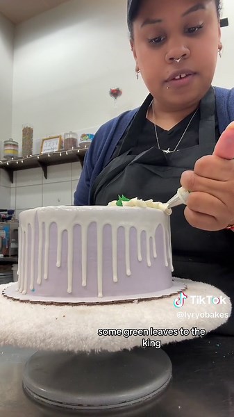Pillsbury Cake Decorating Tips: How to Frost, Decorate, and Bake Cupcakes