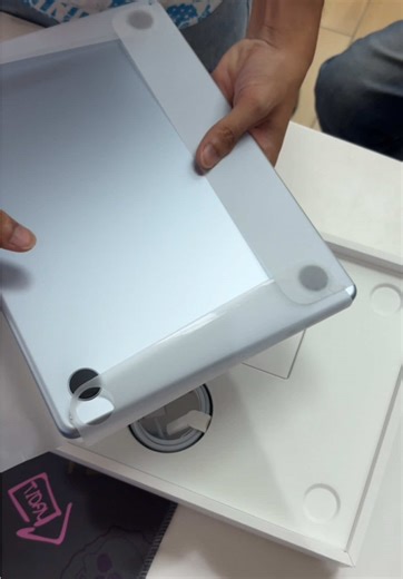 🤍MacBook Air 13” M4💻 #skyblue 🩵9xx$ស្តើង😍💞 ———————————— 👉🏻🚀ចូលឆែនែលតេឡេក្រាម សម្រាប់តម្លៃគ្រប់ម៉ូឌែល 📝🤫 —————— 🚀💻📞ទំនាក់ទំនង៖ 068 92 05 05 (Telegram) —————— 📝⚡️Telegram https://t.me/kneayerngcomputer 📝⚡️Telegram តម្លៃចុងក្រោយ https://t.me/kneayerngcomputerlastprice 📝⚡️Telegram តម្លៃពិសេស https://t.me/kneayerngcomputerspecialprice —————— 🏬FaceBook Page: https://www.facebook.com/KneaYerngComputerOfficial 🎬TikTok: https://www.tiktok.com/@kneayerngcomputer 📡Website: https://kneaye