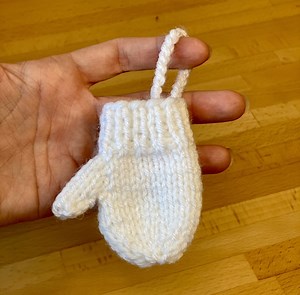 Mitten Ornament Pattern and Video