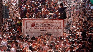 Arranca la Tomatina de Buñol, batalla campal con 145.000 kilos de tomate