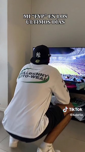 Fashion Outfits Showcase: Creative Styles and Designs