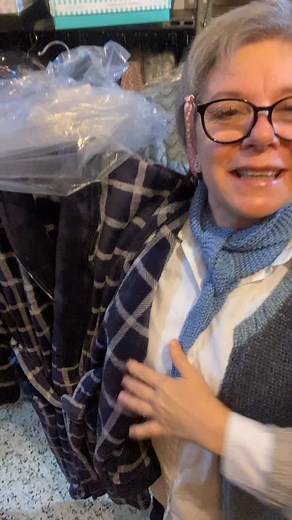 3.2K views · 114 reactions | Batas para los chicos de casa. Pensando en regalos  para navidad  #navidad #regalos #detalles #merceria #comodidad #estilo #calidad #parati #invierno | Lencería y ropa infantil | Facebook