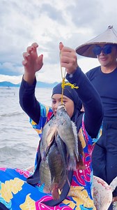 “Begule”Dalam bahasa gayo Begule berarti Profesi mencari ikanBegule dilakukan sebagai mata pencaharian utama bagi masyarakat Gayo yg tinggal di pinggiran danau Lut Tawar, Aceh📍Desa Kelitu, Danau Lut Tawar, Takengon #danauluttawar #Takengon #acehtengah #aceh #fyp | Fitriani