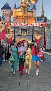 ✨ GIVEAWAY ✨ Once upon a time… a royal stay near Disneyland was just a dream. Now, it could be yours 👑 Dear & Darling is partnering with Best Western Plus Park Place Inn & Mini Suites to give one lucky winner a TWO NIGHT STAY at this clean, recently remodeled hotel that is closer to the parks than the Disneyland hotels themselves. HOW TO ENTER: ✨ Follow @dear_and_darling on Instagram ✨ Follow @dearanddarlingtravel on Instagram ✨ Follow @stovallshotelsofanaheim on Instagram ✨ Tag someone in the 