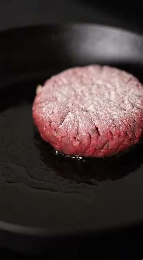 quick and easy minced steak with fries and Béarnaise sauce....