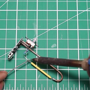 DIY Mini Camping Lantern – 2 LED Battery Powered Light #diy