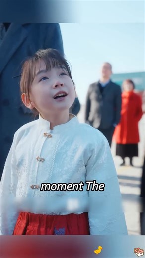 The girl used x ray vision to pick a broken blind box and unexpectedly found many treasures inside. | Noctural REEL