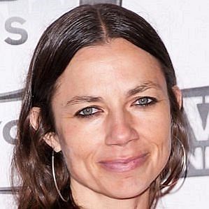 Justine Bateman Boyfriend 2026: Dating History & Exes - CelebsCouples