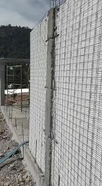 Fabricación de Paneles y Molduras de Poliestireno