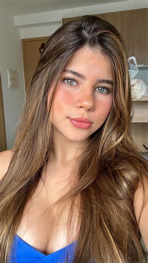 Maithê Romano on Instagram: "Makeup with me!! 💙😙"