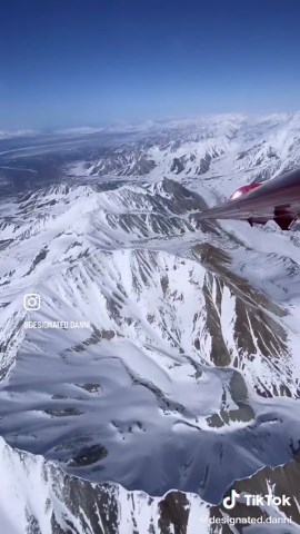 “Denali is the tallest mountain in North America, located in south-central Alaska. With a peak that reaches 6,190 meters (20,310 feet) above sea level, Denali is the third-highest of the Seven Summits (the tallest peaks on all seven continents) “ @natgeo . . . . . . . . . . #Alaska #Denali #womenwhohike #adventureandco #alaskaadventure #getoutstayout #adventurecollective #coloradoadventures #girlswholoveadventure #outdooradventuregirls #hiketoheal #wildernessbadass #natureiscalling #radgirlslife