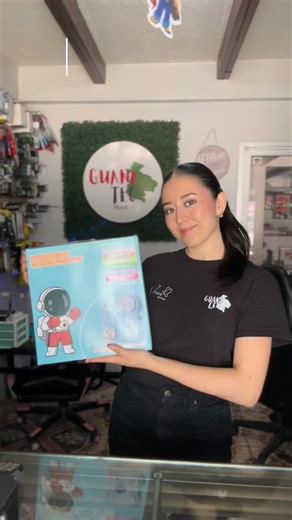 🥊🚀 ¡Dale diversión y reflejos a los peques con el Intelligent Boxing Machine! Un juego súper dinámico que combina luces, sonidos y desafíos rápidos para que disfruten mientras desarrollan agilidad y coordinación 😍🔥 👦👧 Ideal para niños que aman los juegos interactivos y llenos de energía. 💡 Cuenta con iluminación LED, pantalla digital y diferentes modos para que nunca se aburran. 🎶 Sonido de alta calidad y diseño resistente para horas y horas de juego. ✨ ¡Perfecto para regalar o para disf