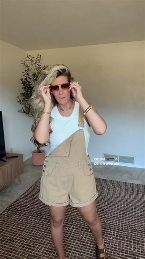 Cutest denim overalls!!! Def giving 90s vibes! #overalls #overallsoutfits #overallshorts #summeroutfits #shorts