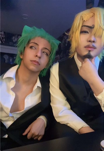 well hello🐱🐰 @Lepapichulo #cosplay #onepiece #zoro #sanji #zosan