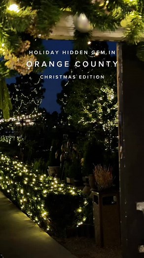 This is my favorite decorated garden. Every holiday, they change up the decorations, and this Christmas setup is absolutely stunning. The gingerbread house and the cookie and cake ornaments are just too cute. The garden itself is beautiful, almost like the famous Filoli Garden. 📍Roger’s Gardens @rogersgardens 2301 San Joaquin Hills Rd, Corona Del Mar, CA 92625 Everyday 9:00pm- 6:00pm Sharing my favorite hidden gems around California. Check out @teresa.ctw for more secret finds 🤍🤎 #thingstodo 