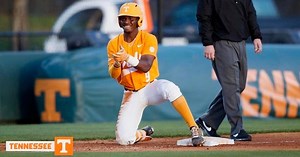Vols baseball rallies past MTSU , 5-4