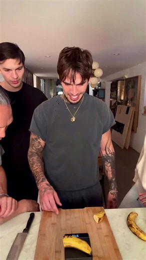 Discover the secrets of expert knife skills