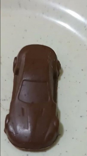 🌈🍫ZOOM Mini Chocolate Car shaped as Renault #shorts #chocolatecar #yummychocolate