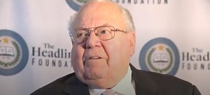 Legendary broadcaster Verne Lundquist honored in Austin, where his career began