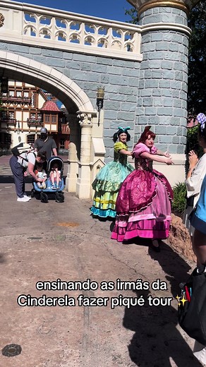 Little Ballerina Hina Teaching Cinderella's Sisters to Do Piqué Tour