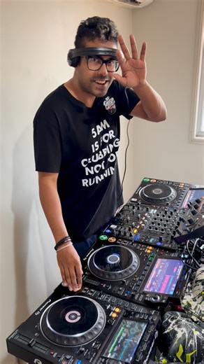 Real-time DJing is the future and I’m already living in it. ⚡️🎛️ In this reel, watch the magic happen LIVE: 🎺 Deck 1: Trumpet melody locked and riding. 🎤 Deck 2: Dropping the iconic “Hello” vocals by Martin Solveig & Dragonette. 🌶️ Deck 3: Tribal beats flying in hot to spice up the groove. And when that drop hits, mate, it’s filthy tech house tribal house legendary vocals = DJ Bose chaos unlocked. 🔥 Not gonna lie 99% of DJs can’t pull this off. Cringe DJs, dancing DJs, TikTok DJs, pretendin