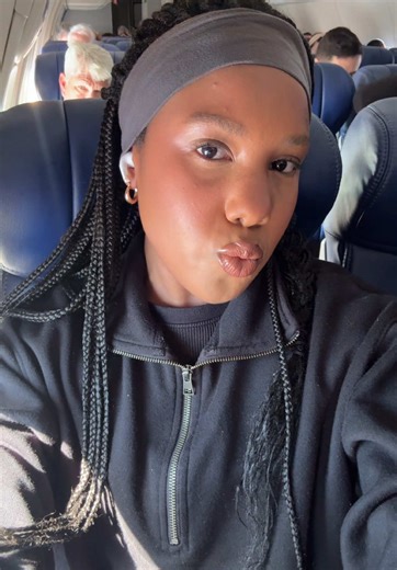 Makeup Routine for Air Travel: Step-by-Step Guide