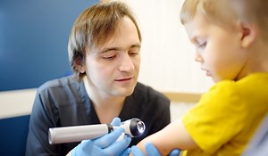 The signs and symptoms of Nursemaid's Elbow parents need to know