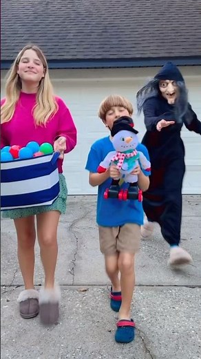 Brother helps sister ❤️💚💖🩷💜🌈