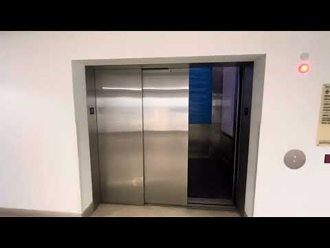 HUGE Modded Montgomery Hydraulic Elevator @ Dallas Museum of Art (Blue Elevators), Dallas TX